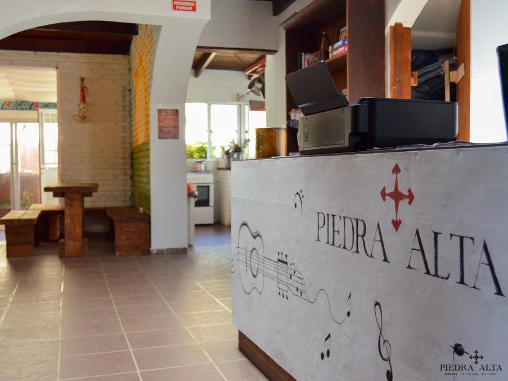 לה פדררה Piedra Alta Hostel & Suites מראה חיצוני תמונה